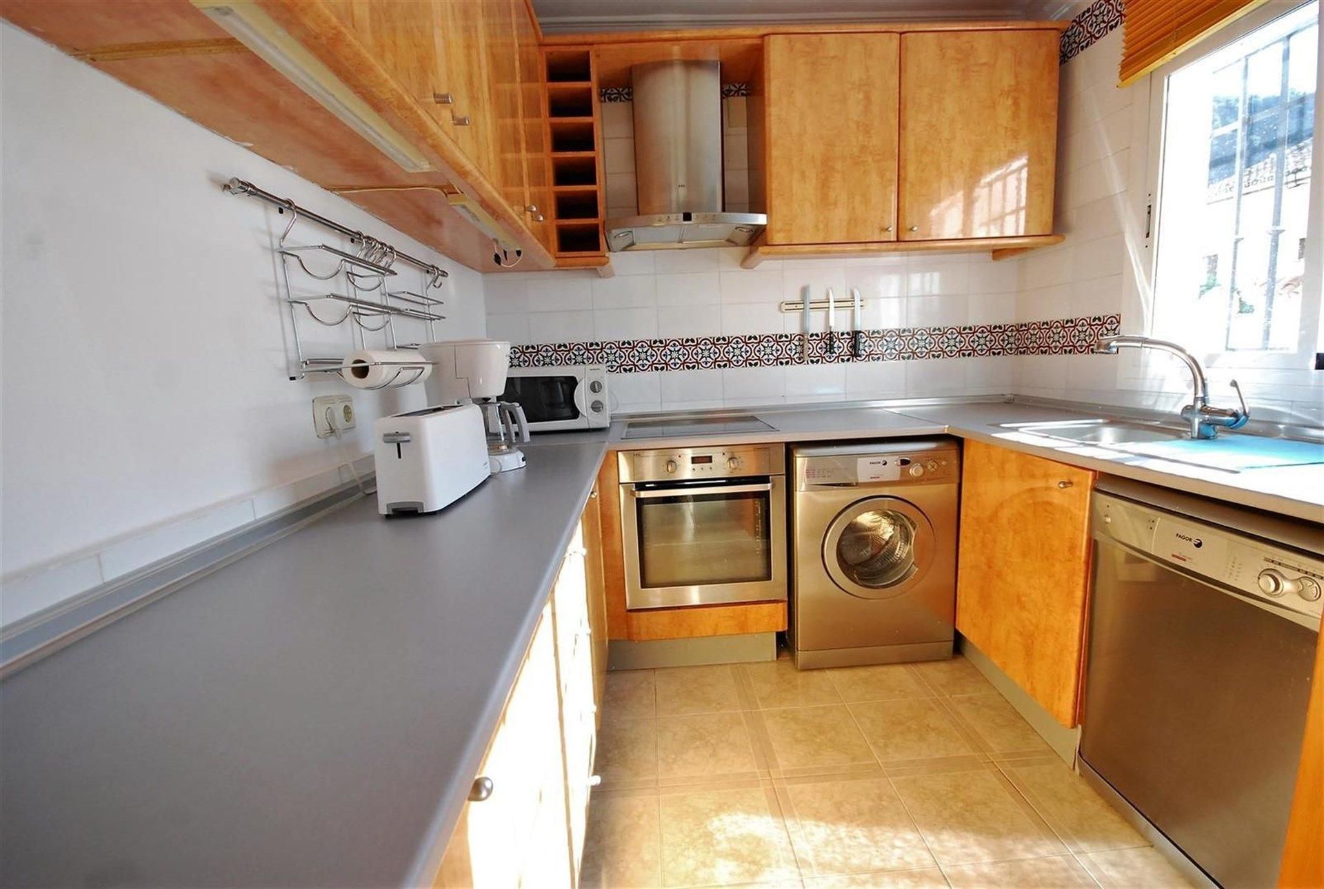 Cuina de Casa adosada en venda en Benahavís amb Terrassa