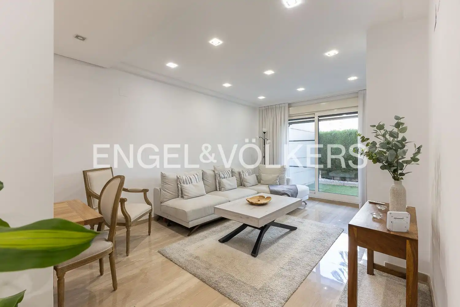 Sala de estar de Dúplex en venta en Valencia con Aire acondicionado, Calefacción y Jardín privado