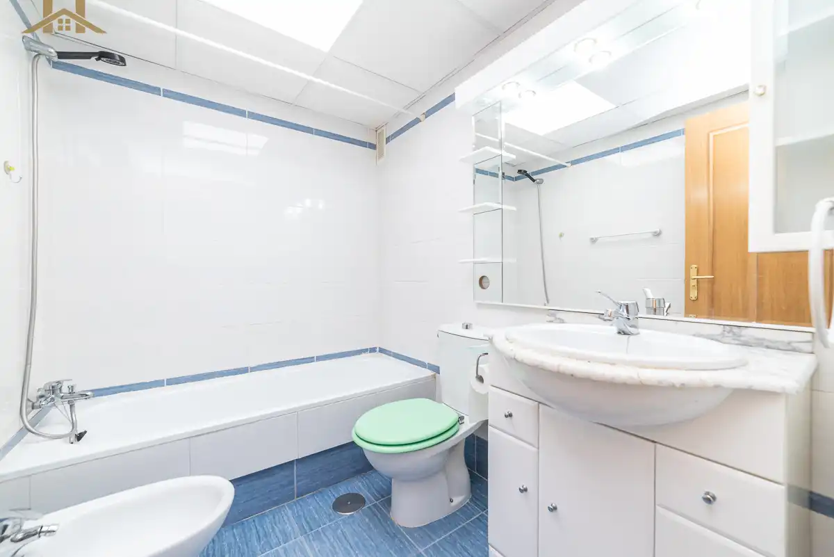 Baño de Piso en venta en Leganés con Aire acondicionado, Calefacción y Terraza