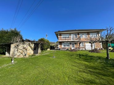 Villa con balcone in vendita a Fene