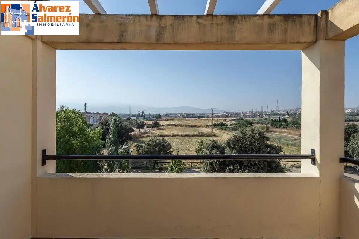 Casa pareada con piscina en venta en Calle CARLOS CANO (HI), imagen 33