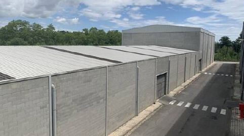 Nave logística corporativa ubicada en el Polígono Industrial La Batlloria, en Sant Celoni Barcelona. Dispone de 3 muelles de carga