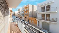 Vista exterior de Apartament en venda en Sant Pere de Ribes amb Terrassa i Balcó