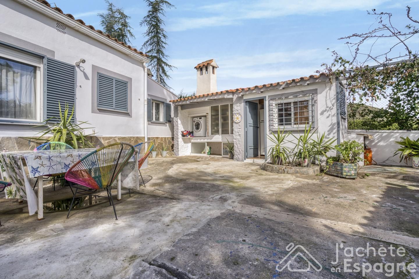 Vista exterior de Casa o xalet en venda en Alfara de la Baronia amb Aire condicionat, Calefacció i Jardí privat
