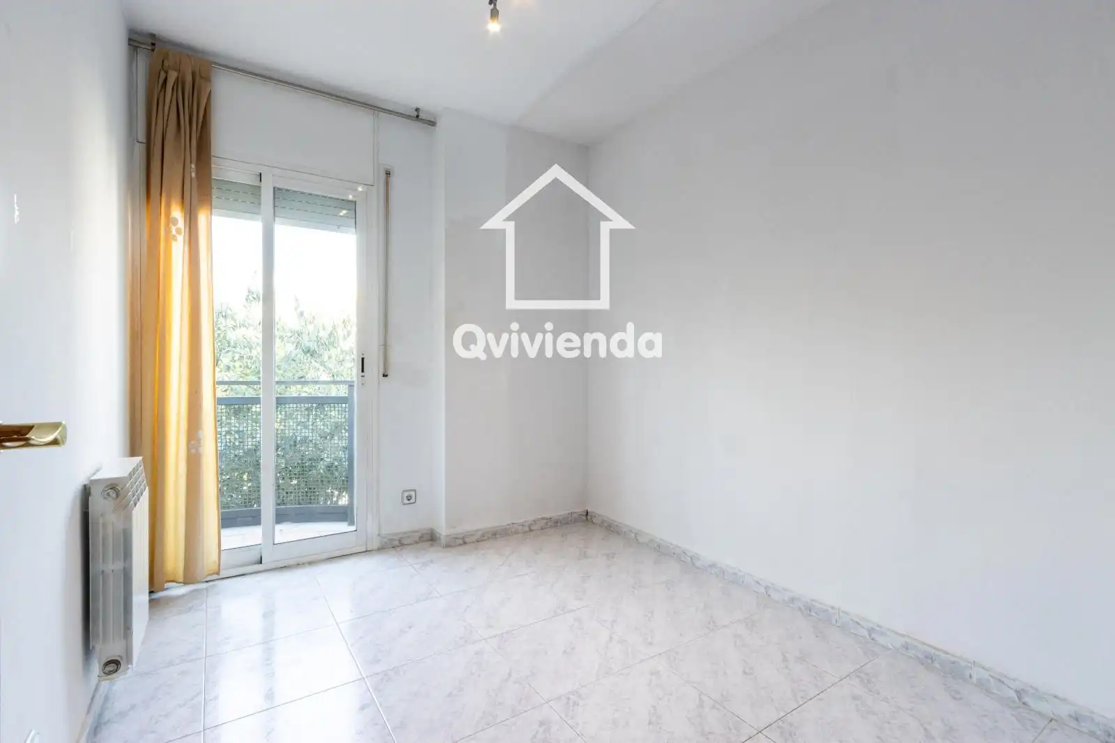 Dormitori de Pis en venda en Parets del Vallès amb Aire condicionat i Terrassa