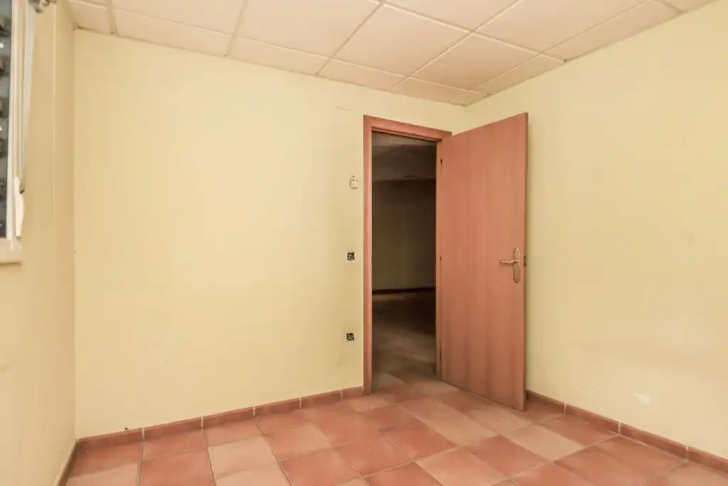Business premises for sale in Obispo/Bisbe Aznar, imagen 15