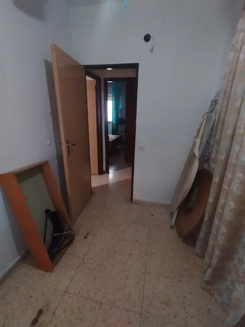 Wohnung zum Verkauf in Sevilla mit Klimaanlage, Terrasse und Möbliert