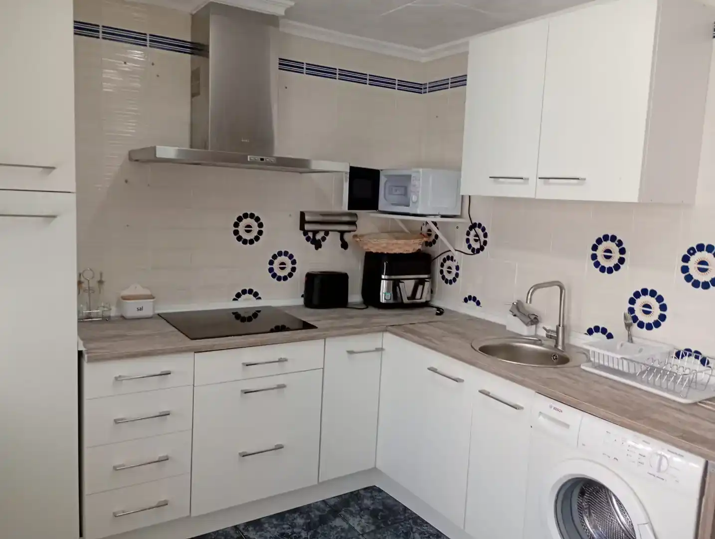 Kitchen of Flat for share in Chiva  with Air Conditioner, Storage room and Furnished