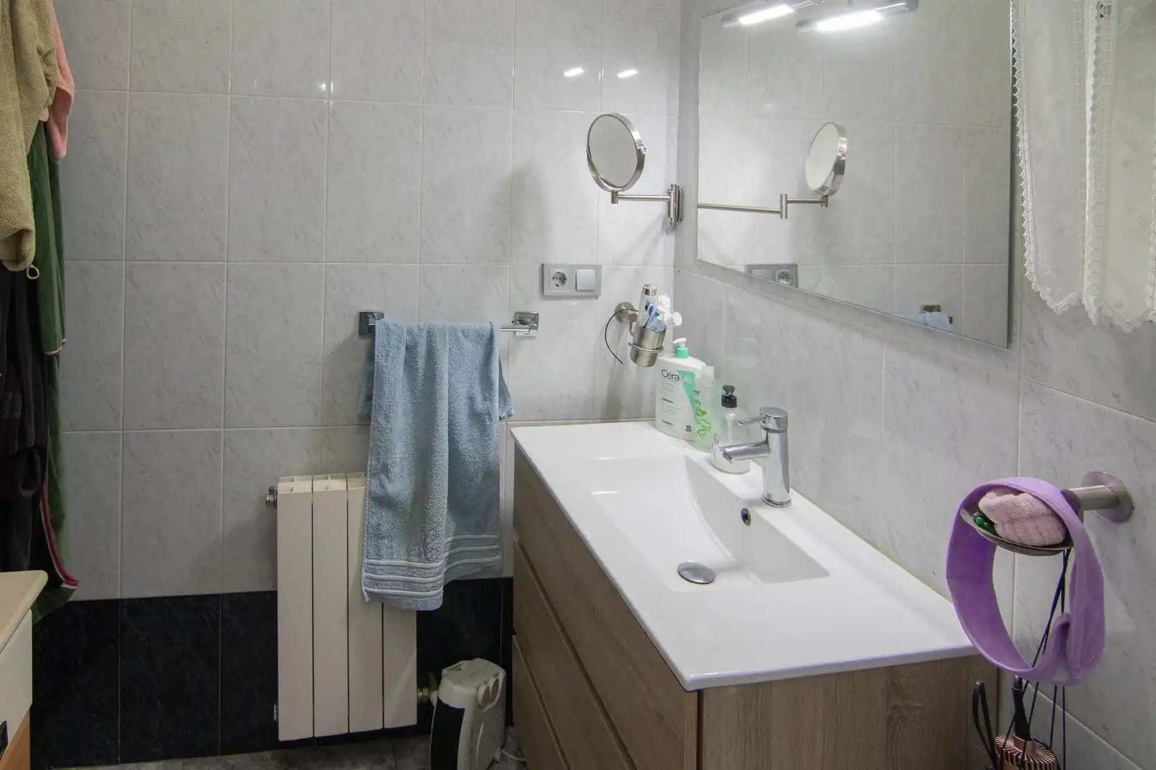 Bathroom of Duplexes for sale in Cocentaina  with Air Conditioner, Parquet flooring and Storage room