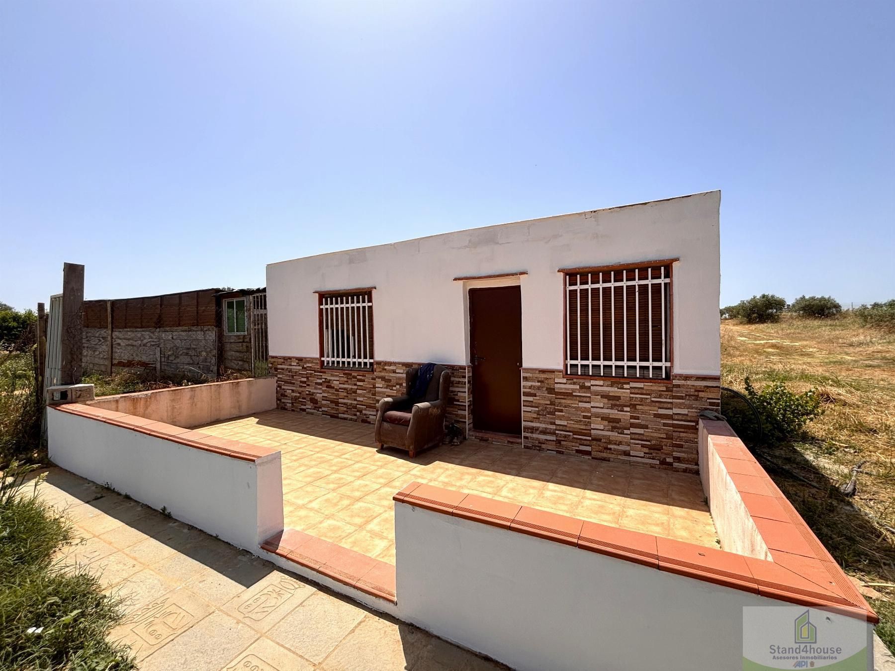 Exterior view of Country house for sale in Villalba del Alcor  with Storage room and Swimming Pool