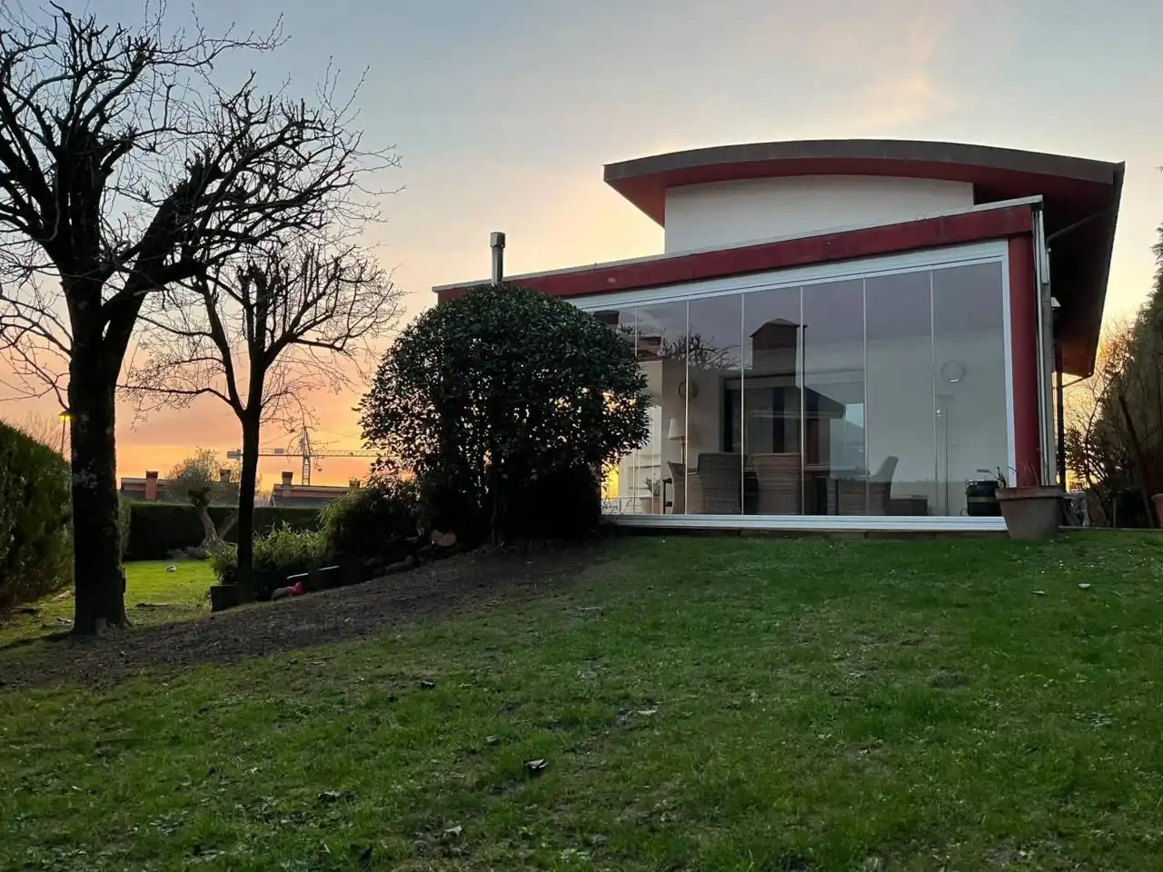 Vista exterior de Casa o xalet en venda en Donostia - San Sebastián  amb Aire condicionat, Calefacció i Jardí privat