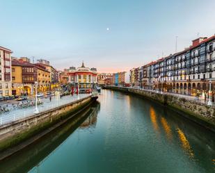 Vista exterior de Local en venda en Bilbao 