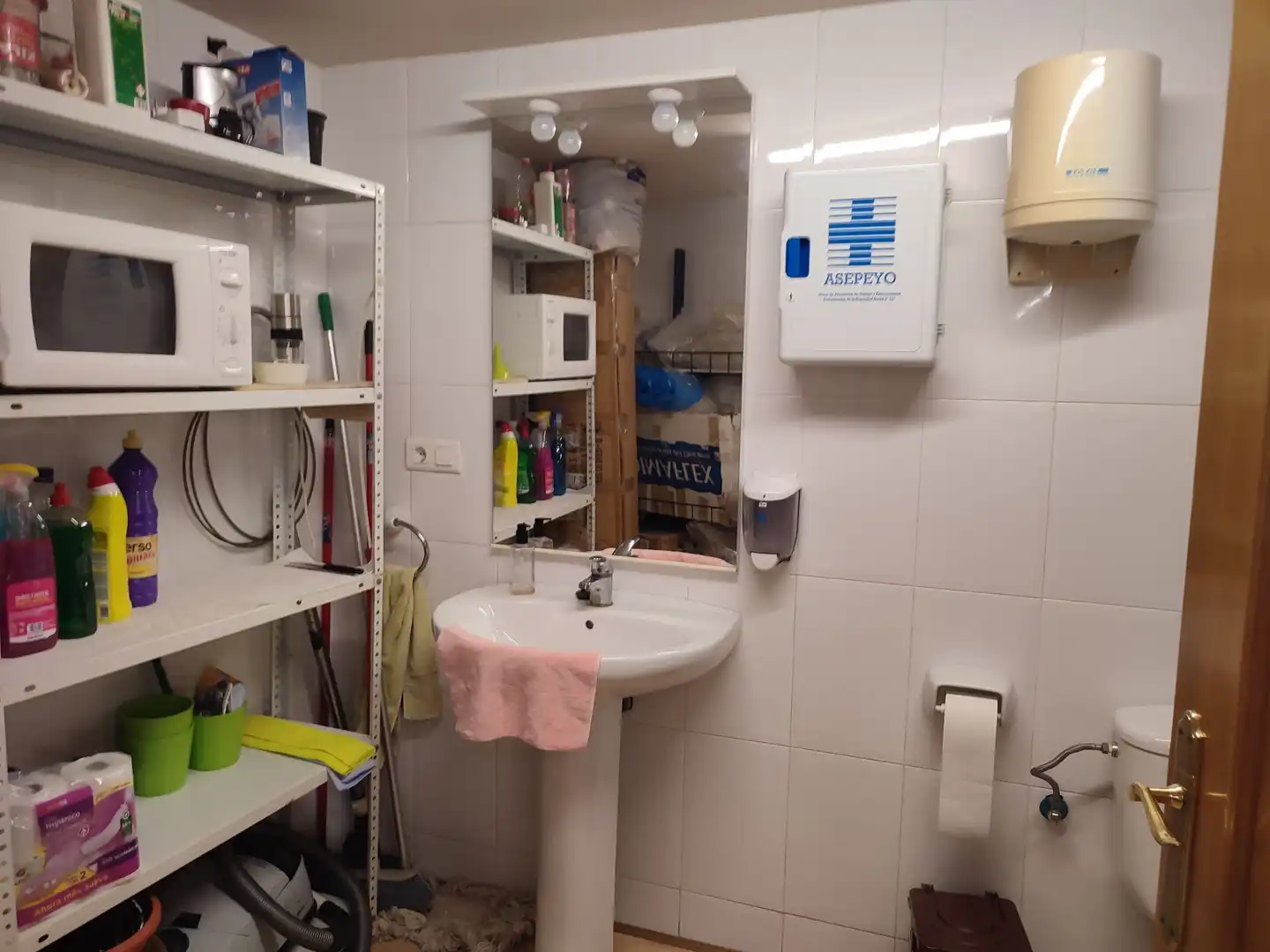 Bany de Local en venda en El Vendrell amb Aire condicionat