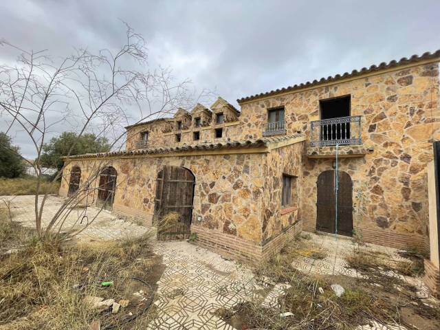 Finca rústica en Venta en Jopos Viejos en Escucha