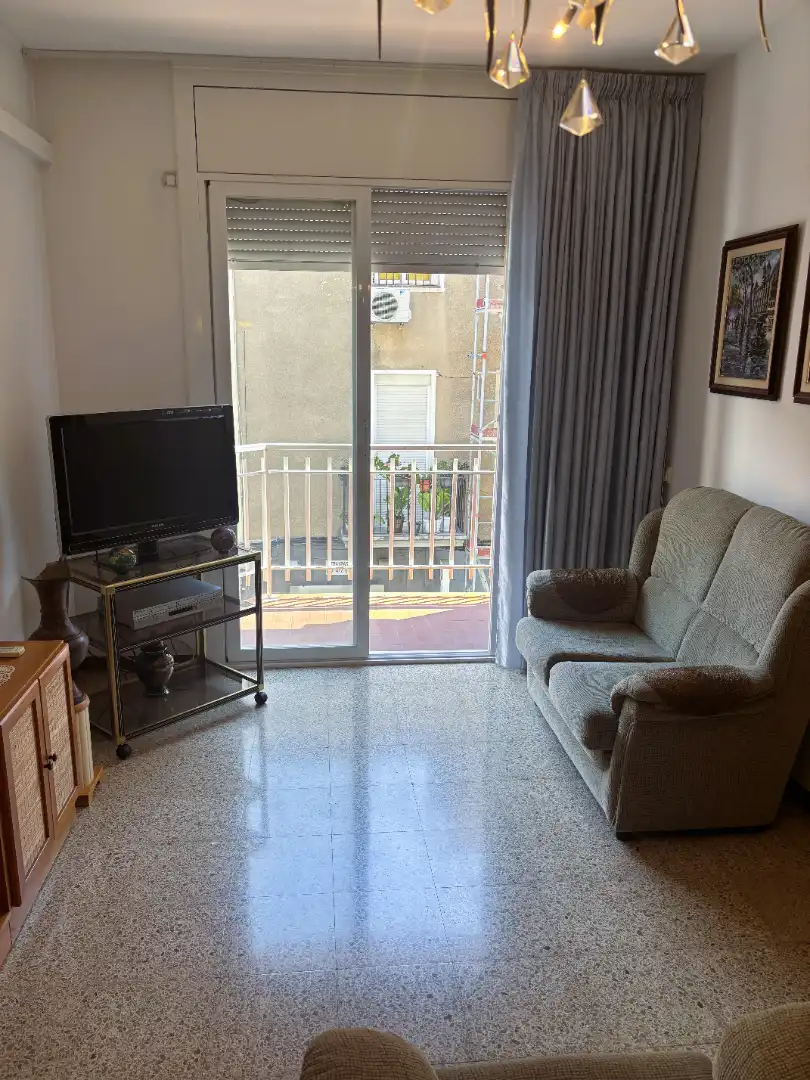 Living room of Flat for sale in L'Hospitalet de Llobregat  with Air Conditioner, Furnished and Oven