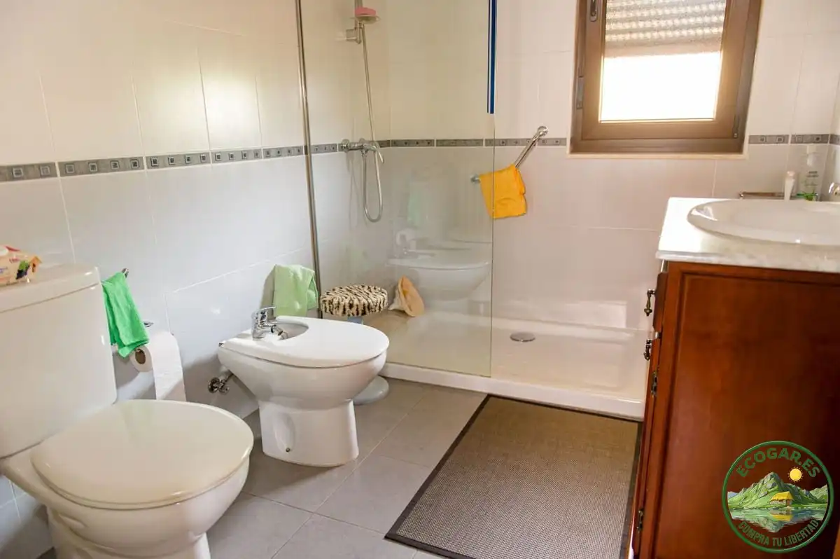 Baño de Casa o chalet en venta en Fabero con Calefacción, Jardín privado y Terraza