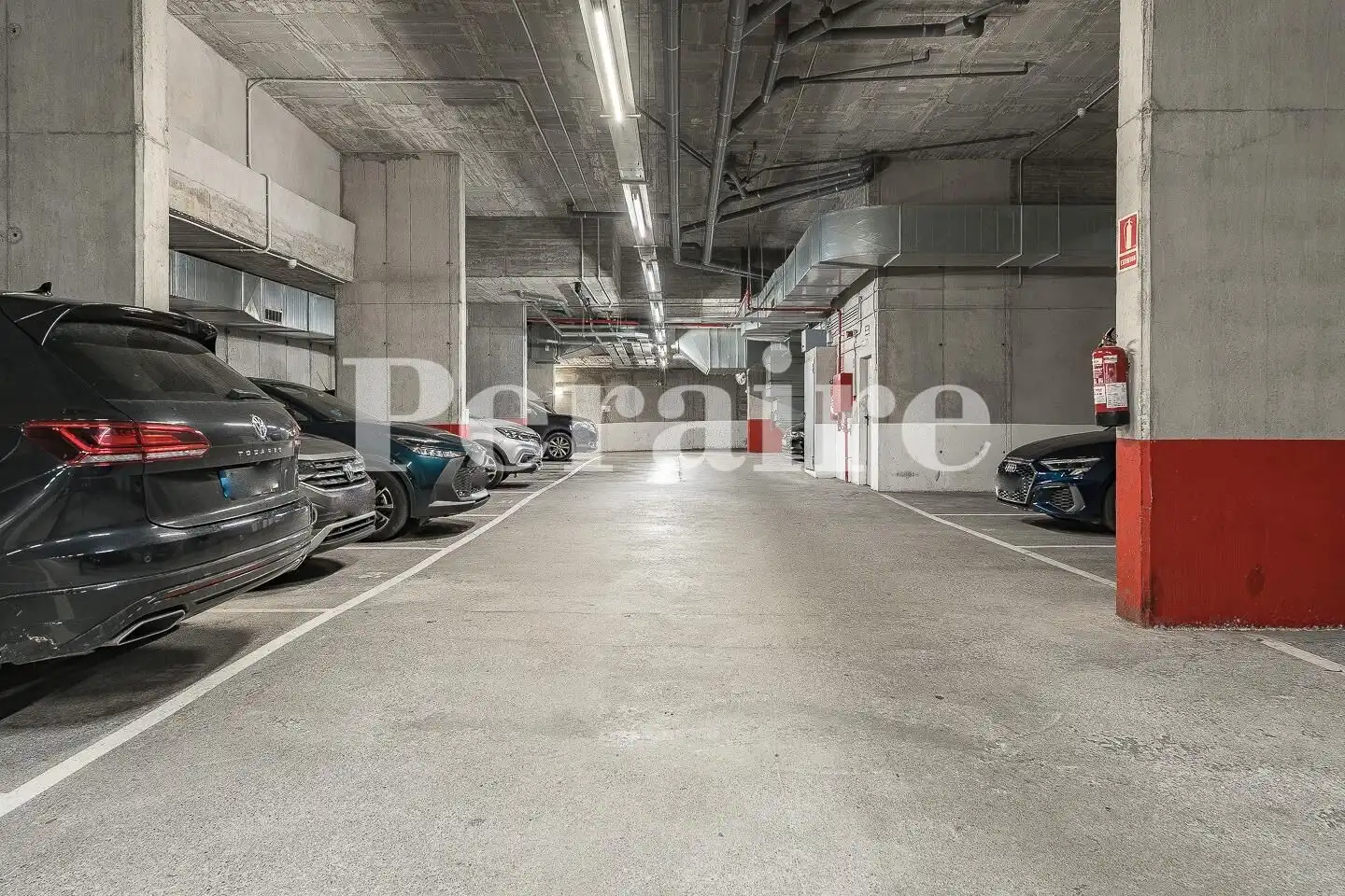 Parking de Ático en venta en L'Hospitalet de Llobregat con Aire acondicionado, Calefacción y Terraza