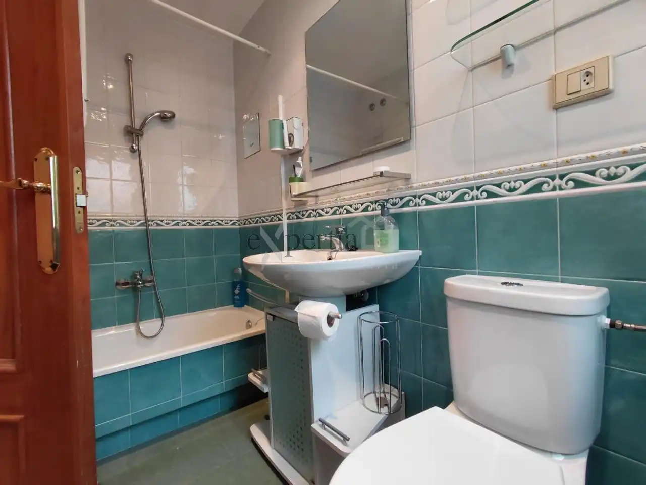 Bathroom of Flat for sale in A Pobra do Caramiñal  with Heating, Terrace and Storage room
