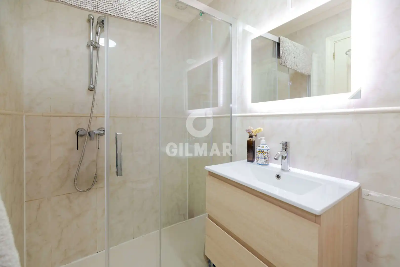 Badezimmer von Einfamilien-Reihenhaus zum Verkauf in Estepona
