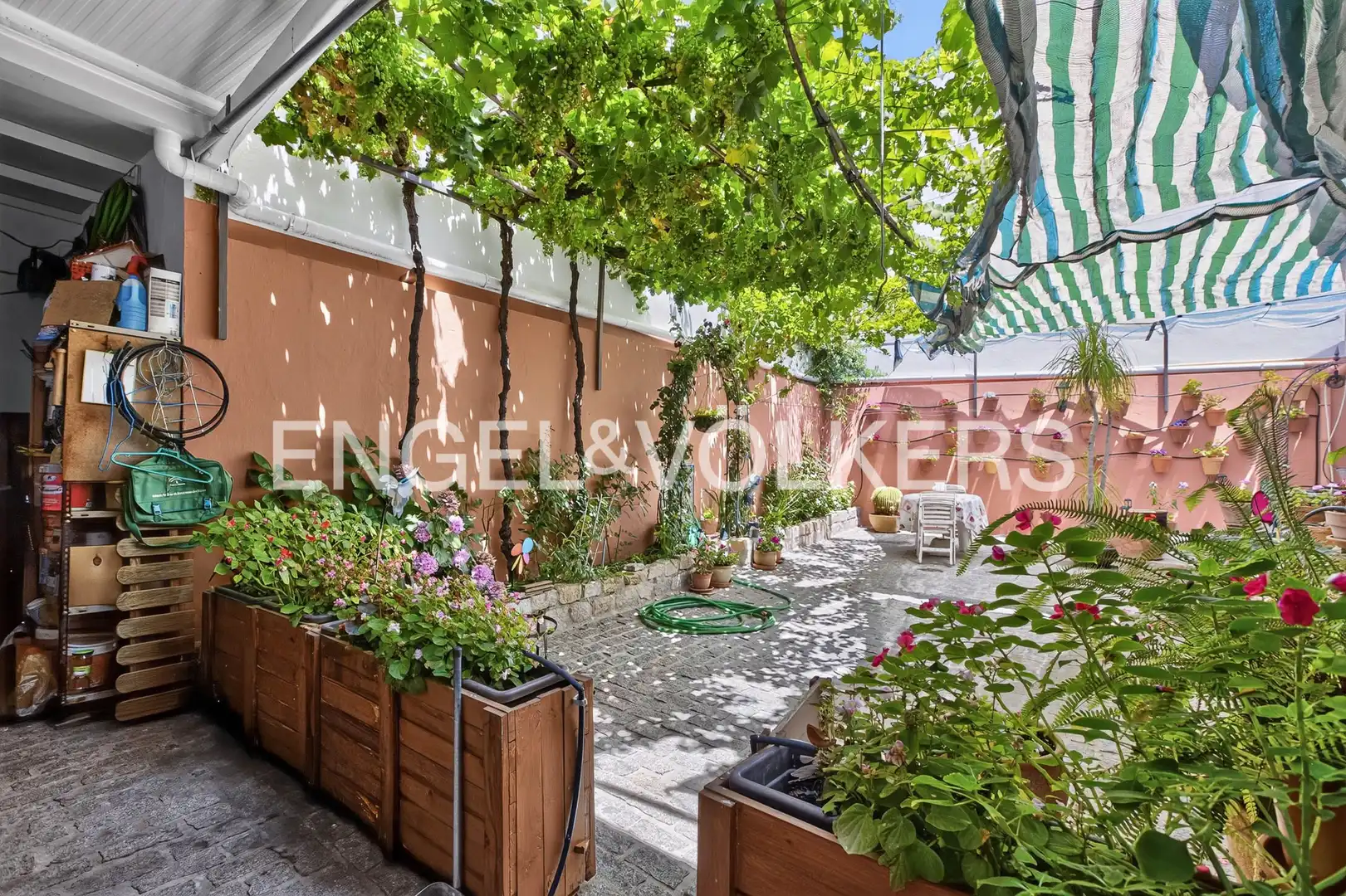 Terraza de Casa adosada en venta en Gerena con Aire acondicionado y Calefacción