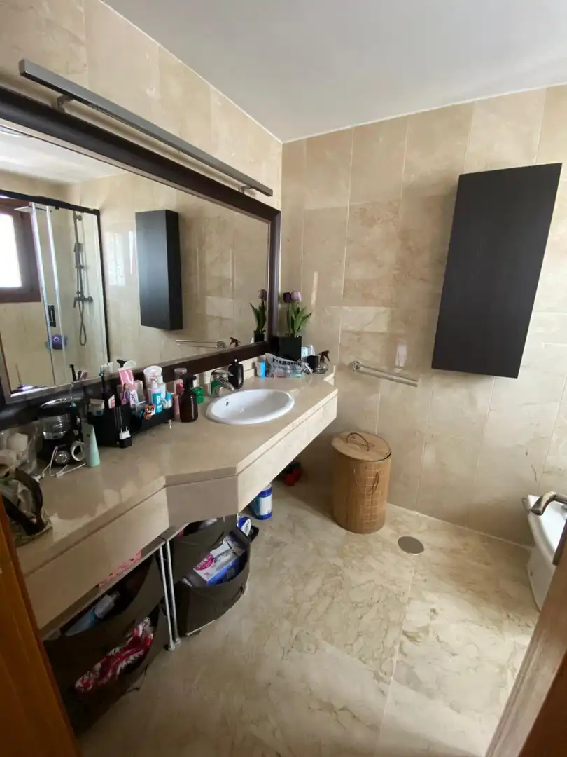 Bathroom of Flat for sale in Mairena del Aljarafe