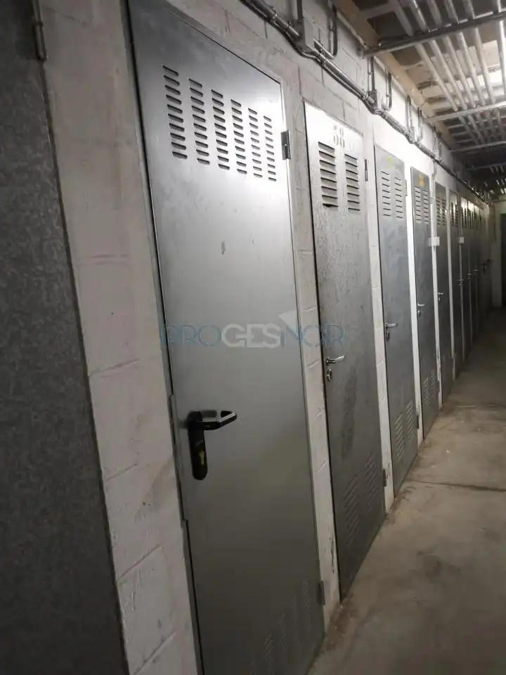 Piso en venta en León Capital  con Calefacción, Trastero y Balcón
