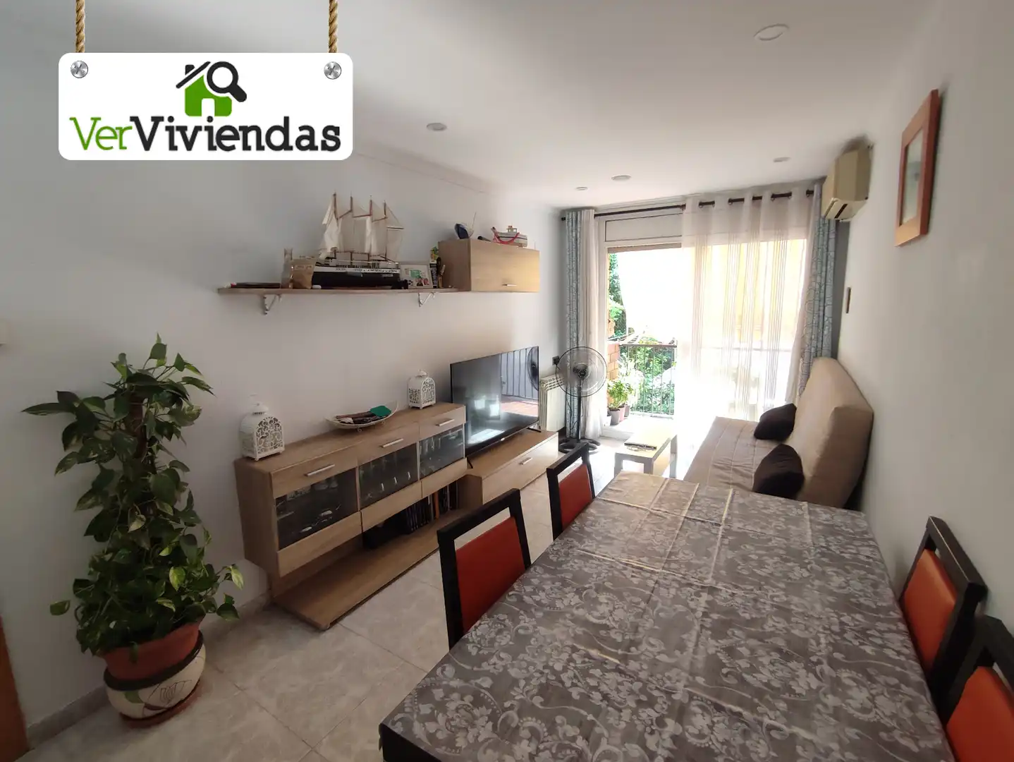 Exterior view of Flat for sale in Cornellà de Llobregat  with Air Conditioner, Heating and Oven