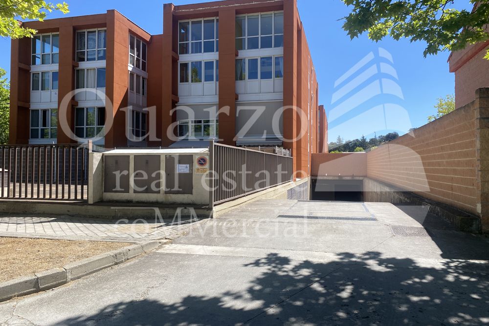 Exterior view of Garage for sale in Tres Cantos