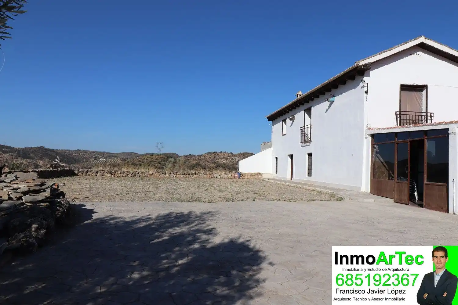 Vista exterior de Finca rústica en venda en Loja amb Jardí privat, Terrassa i Traster