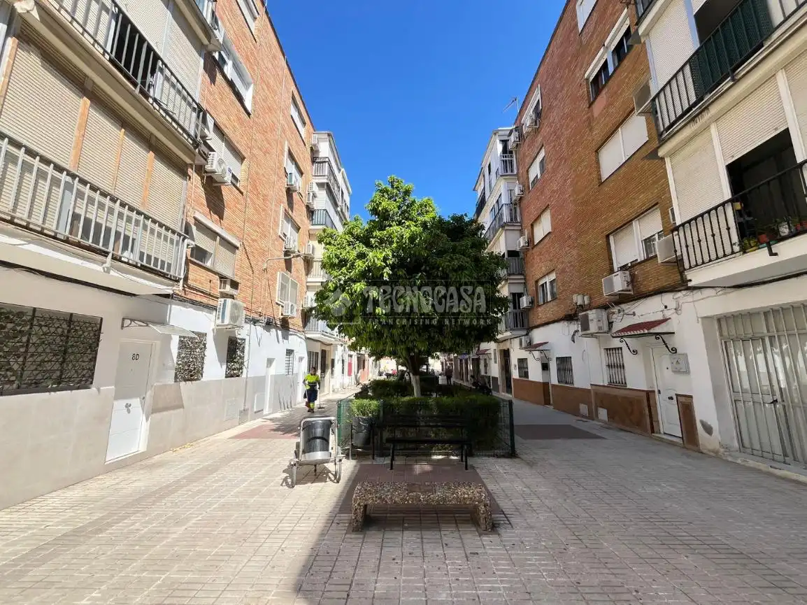 Vista exterior de Piso en venta en San Juan de Aznalfarache