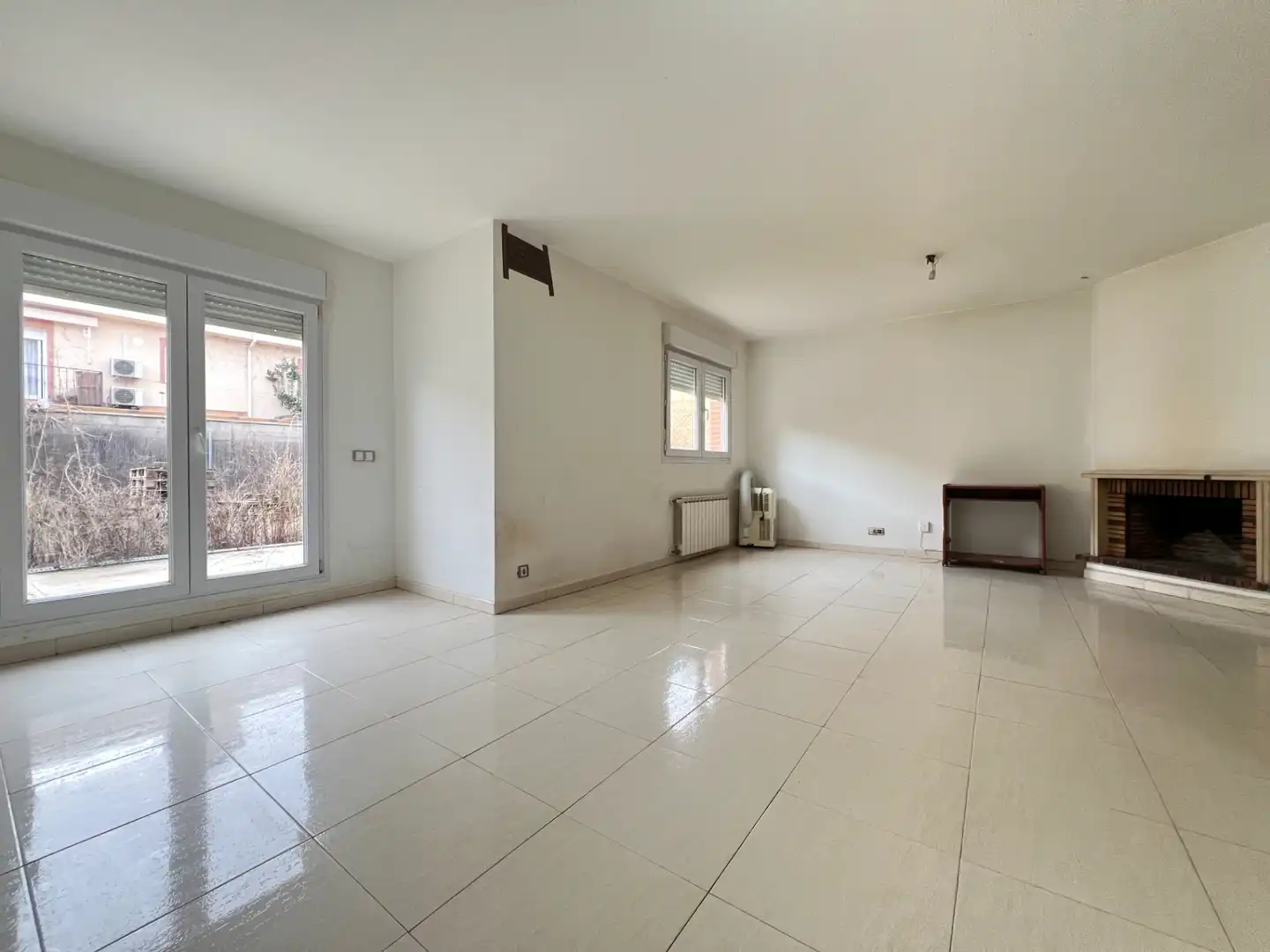 Sala d'estar de Casa o xalet en venda en Seseña amb Calefacció, Jardí privat i Terrassa