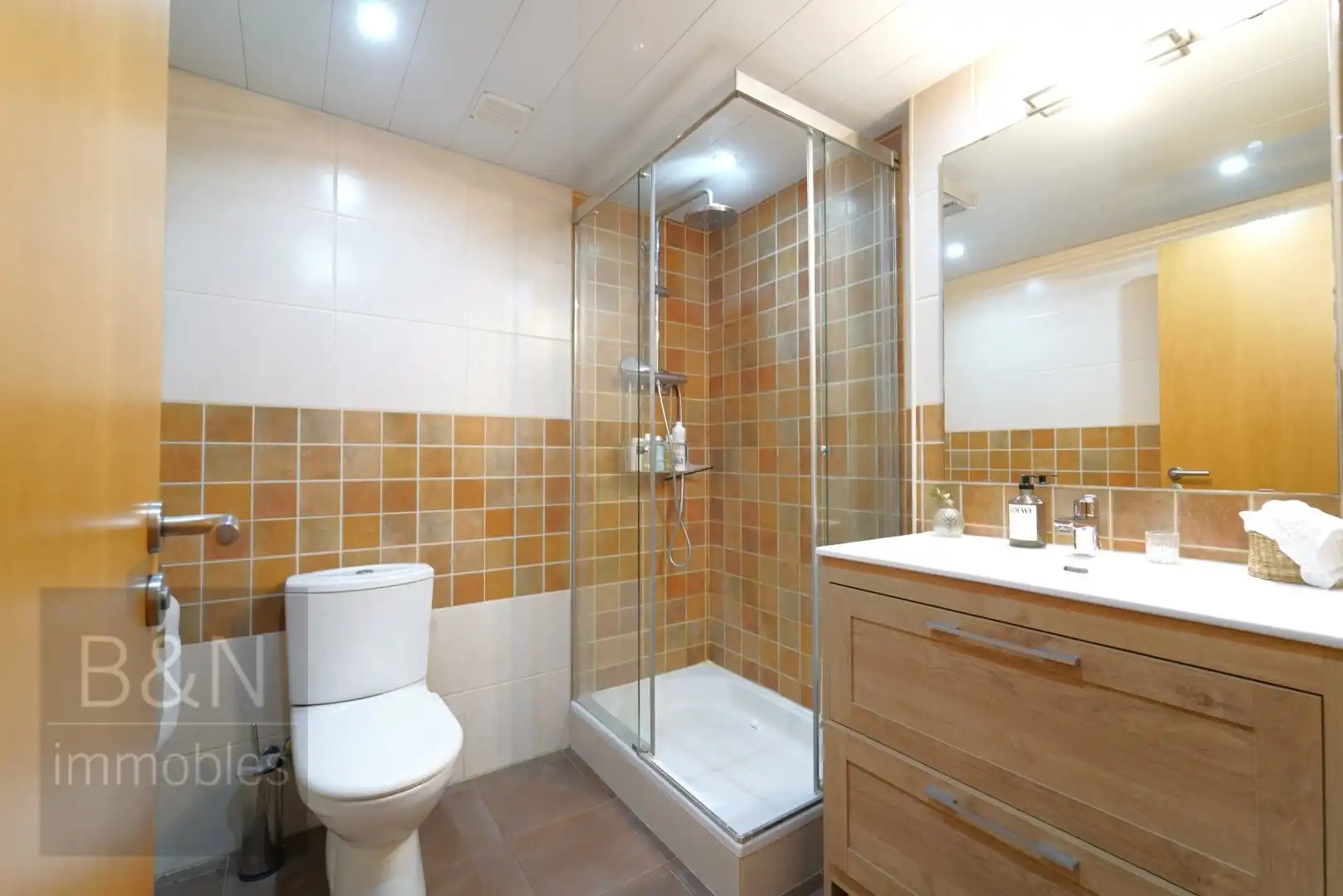 Baño de Piso en venta en Terrassa con Aire acondicionado, Calefacción y Piscina
