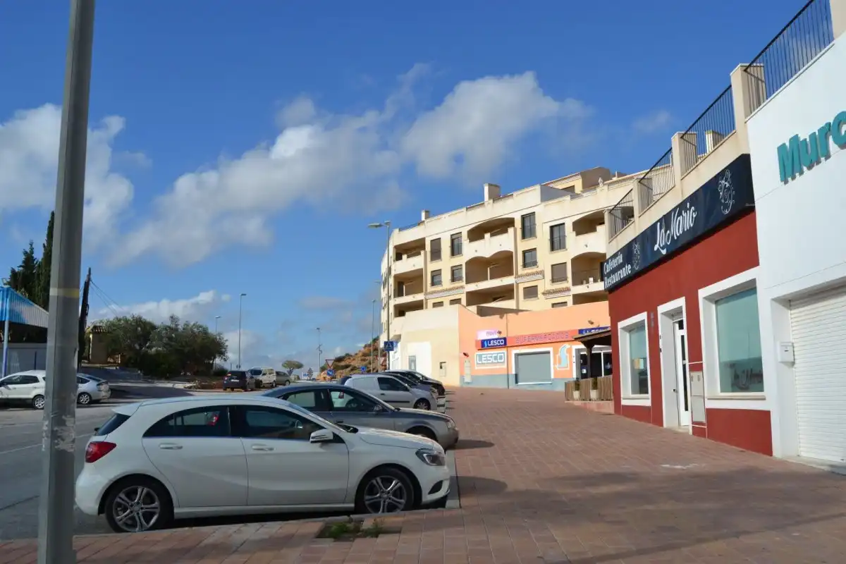 Local comercial en venta en Avenida De La Constitución