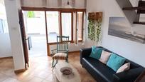 Sala d'estar de Casa o xalet en venda en Chiclana de la Frontera amb Aire condicionat i Jardí privat