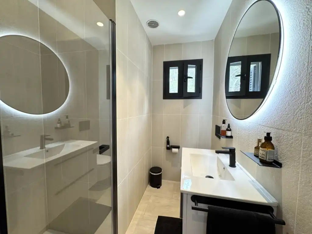 Bathroom of Houses for sale in Calvià  with Air Conditioner, Terrace and Swimming Pool