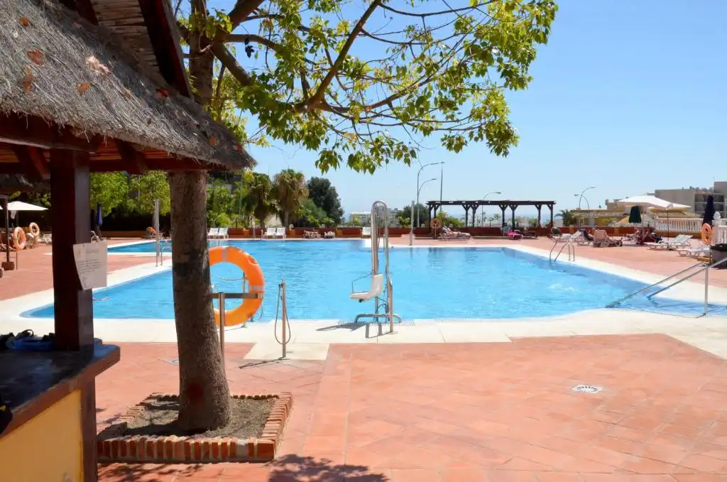 Piscina de Apartamento de alquiler en Torremolinos con Aire acondicionado, Calefacción y Terraza