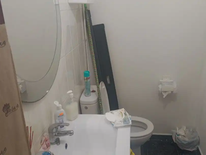 Badezimmer von Geschaftsraum zur Miete in Curtis
