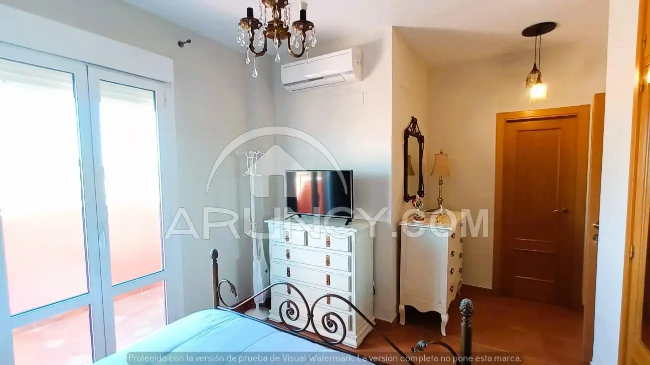 Dormitori de Casa o xalet en venda en Alcalá de Guadaira amb Aire condicionat, Jardí privat i Terrassa