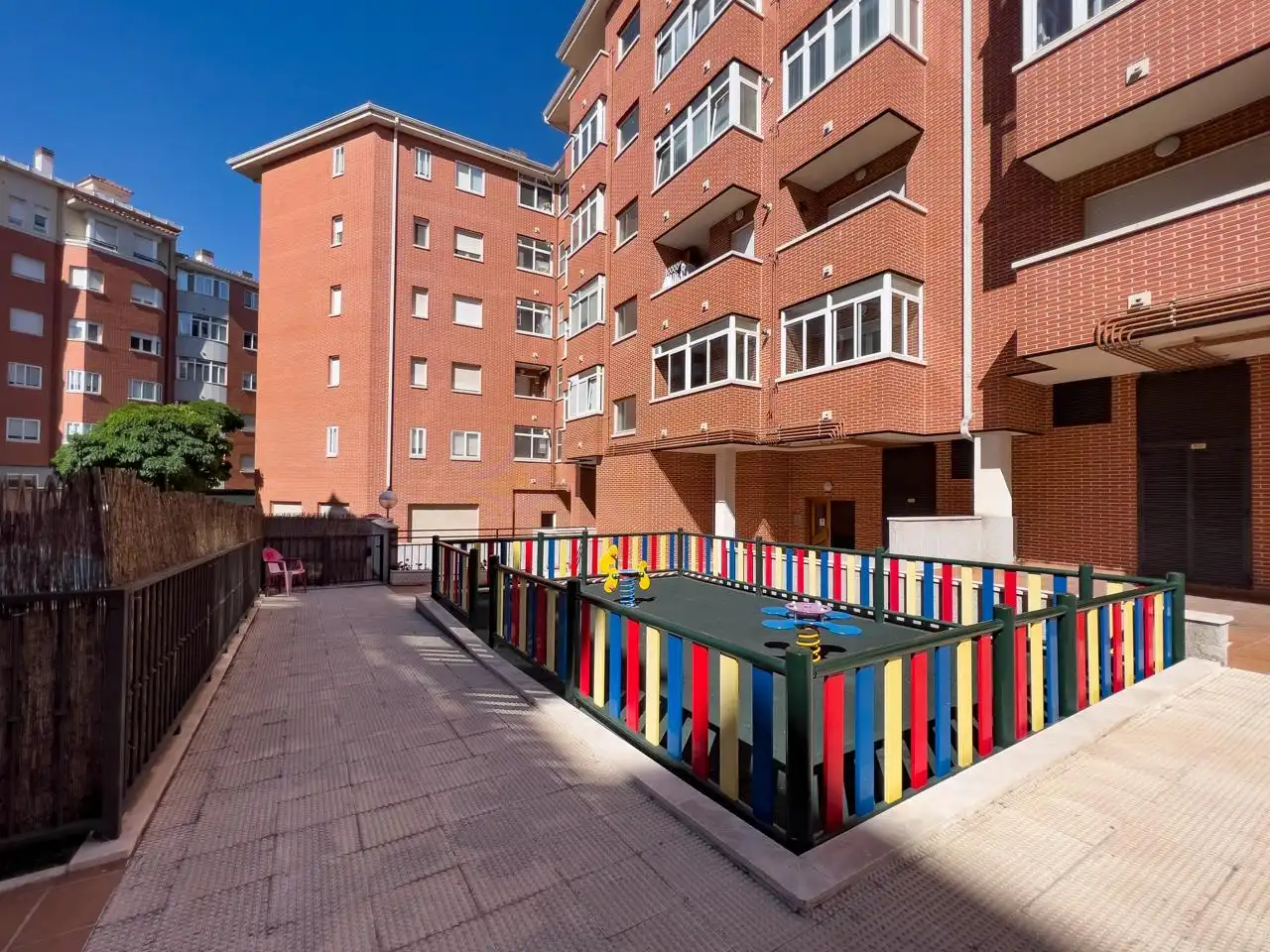 Vista exterior de Piso en venta en Ávila con Calefacción, Parquet y Terraza