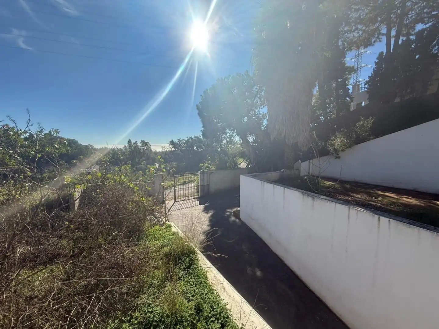Vista exterior de Casa o chalet en venta en Estepona con Calefacción, Jardín privado y Terraza