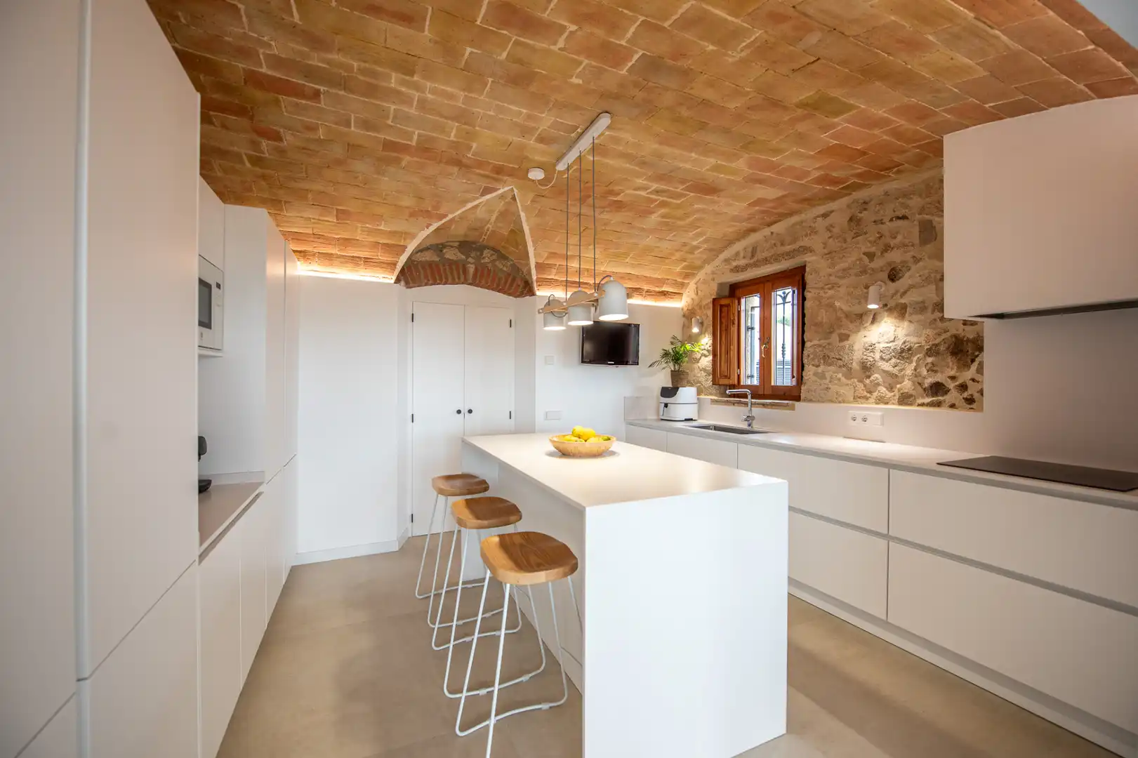 Küche von Country house zur Miete in Santa Cristina d'Aro mit Klimaanlage, Heizung und Privatgarten