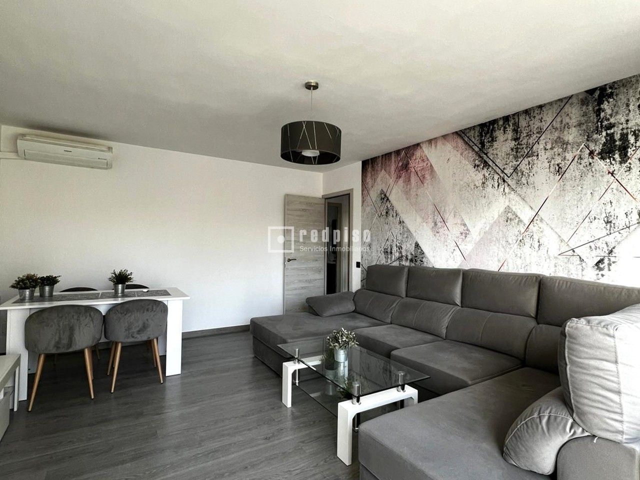 Sala de estar de Piso de alquiler en San Agustín del Guadalix con Aire acondicionado, Calefacción y Amueblado