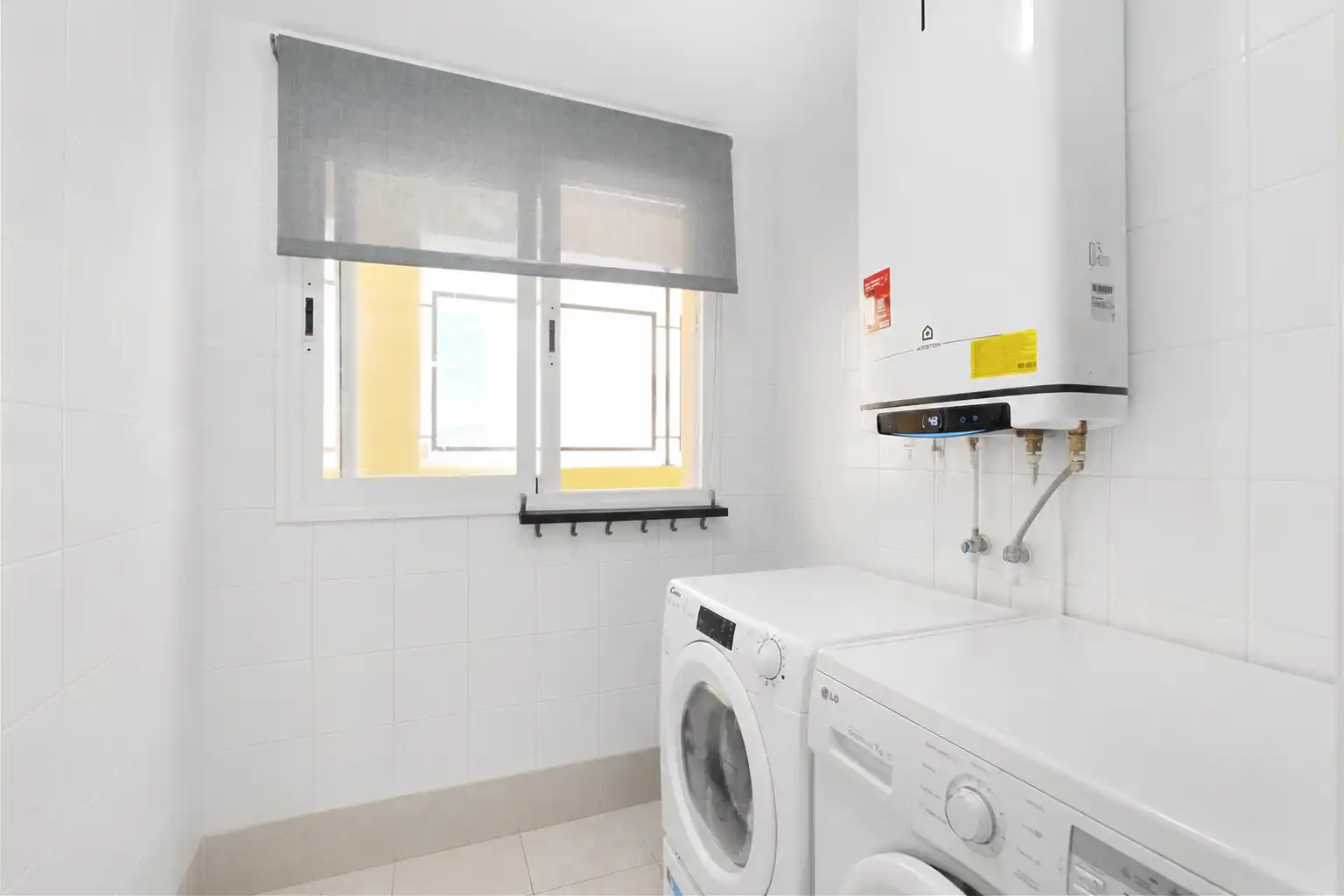 Baño de Apartamento en venta en Mijas con Aire acondicionado, Parquet y Terraza
