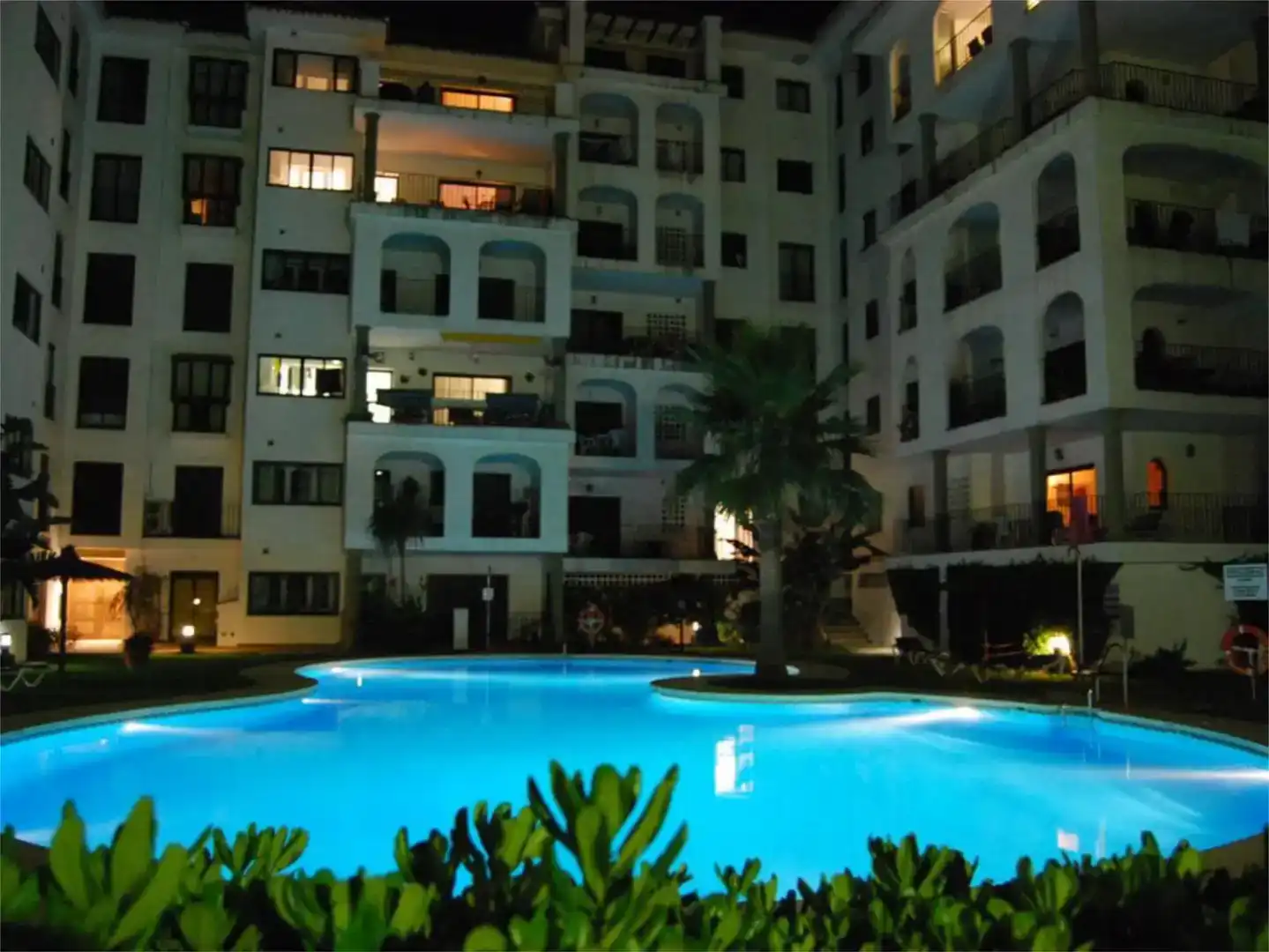 Schwimmbecken von Wohnungen zur Miete in Manilva mit Klimaanlage, Schwimmbad und Möbliert