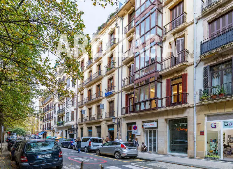Vista exterior de Piso en venta en Donostia - San Sebastián  con Calefacción, Terraza y Balcón