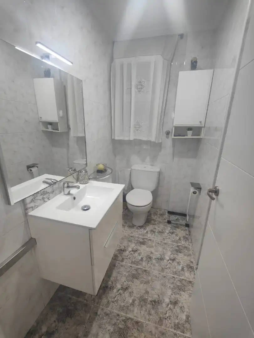Baño de Piso en venta en Vinaròs con Aire acondicionado, Calefacción y Balcón