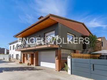 Maison mitoyenne avec balcon à vendre à Santa Eulàlia de Ronçana
