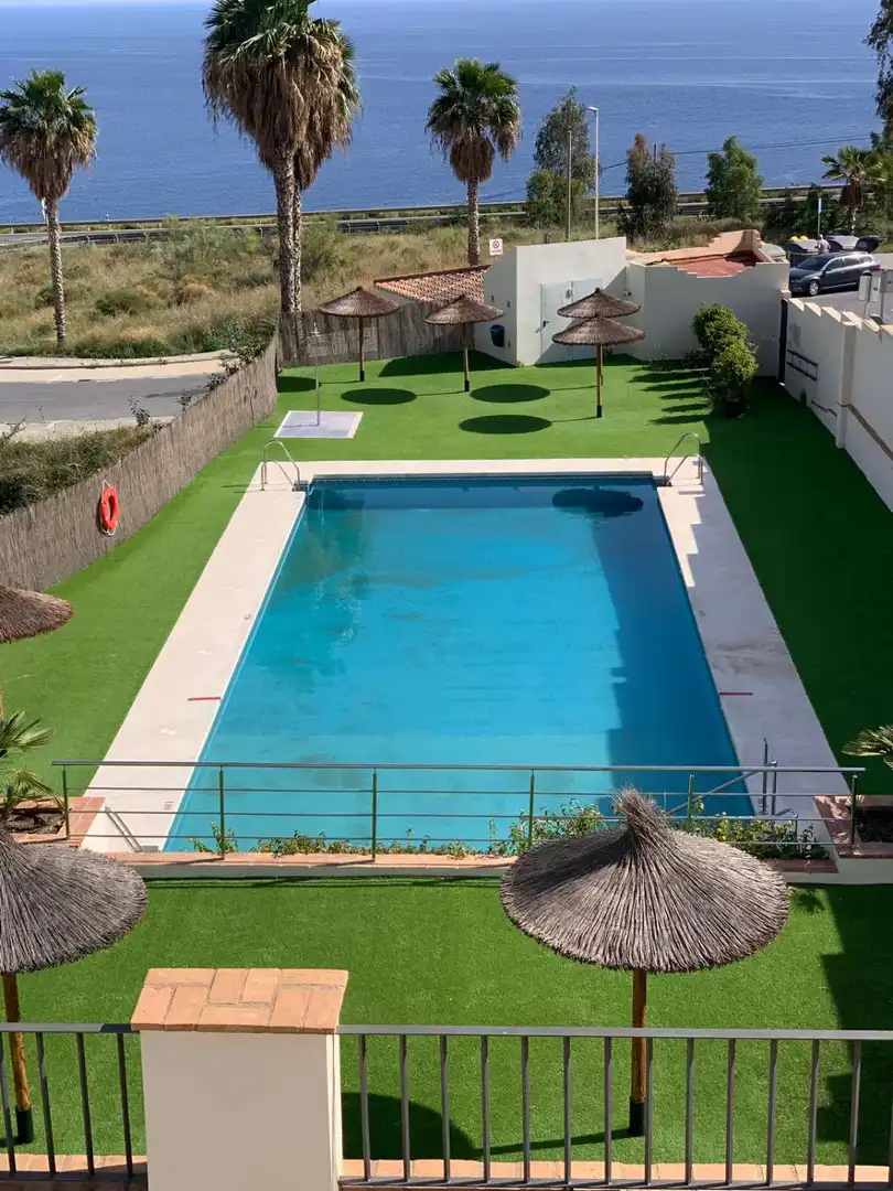 Schwimmbecken von Einfamilien-Reihenhaus zum Verkauf in Salobreña mit Terrasse und Schwimmbad