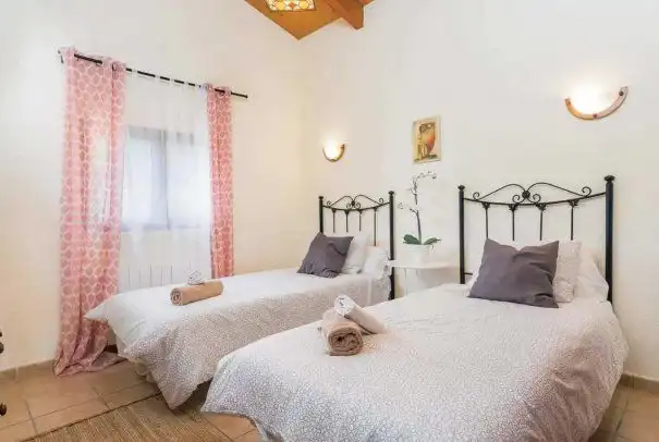 Schlafzimmer von Haus oder Chalet zum Verkauf in Alcúdia mit Klimaanlage, Heizung und Privatgarten