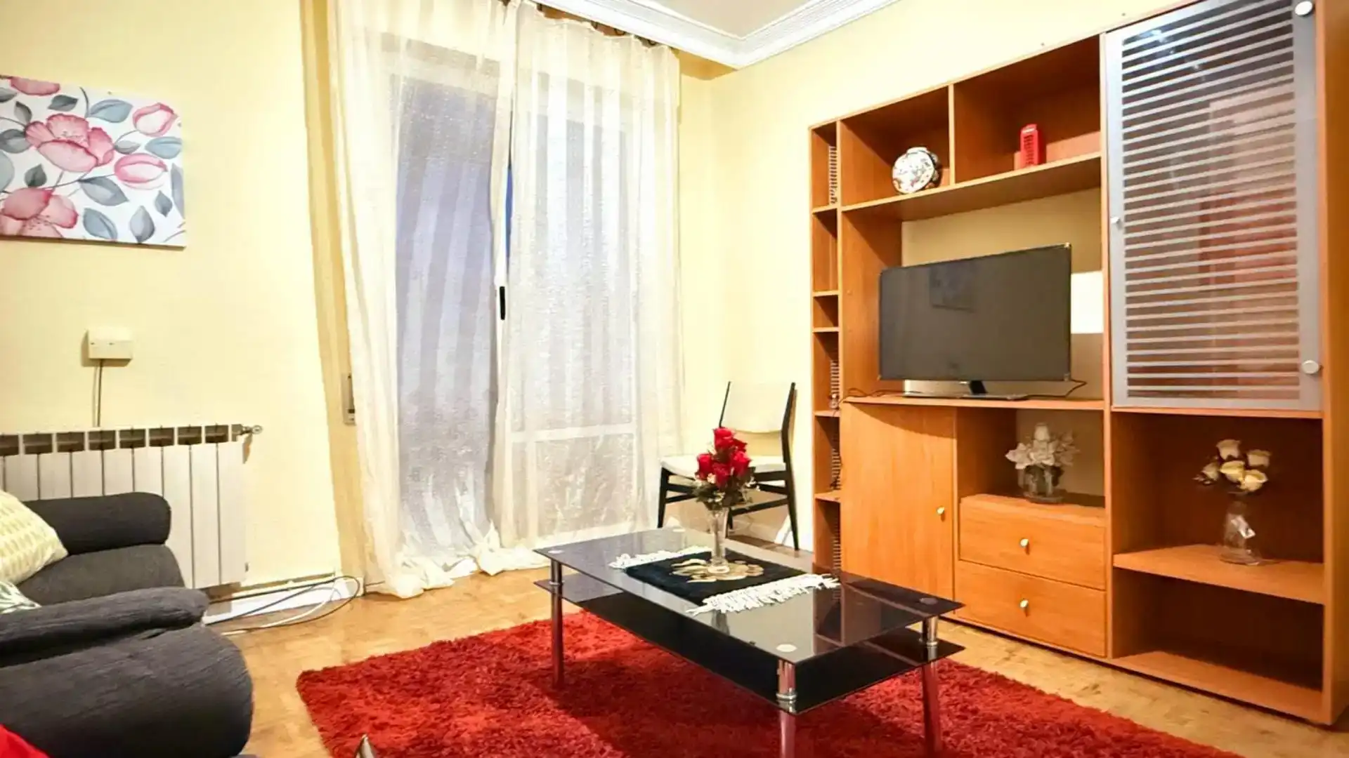 Sala d'estar de Pis per a compartir en  Pamplona / Iruña amb Parquet, Moblat i Forn